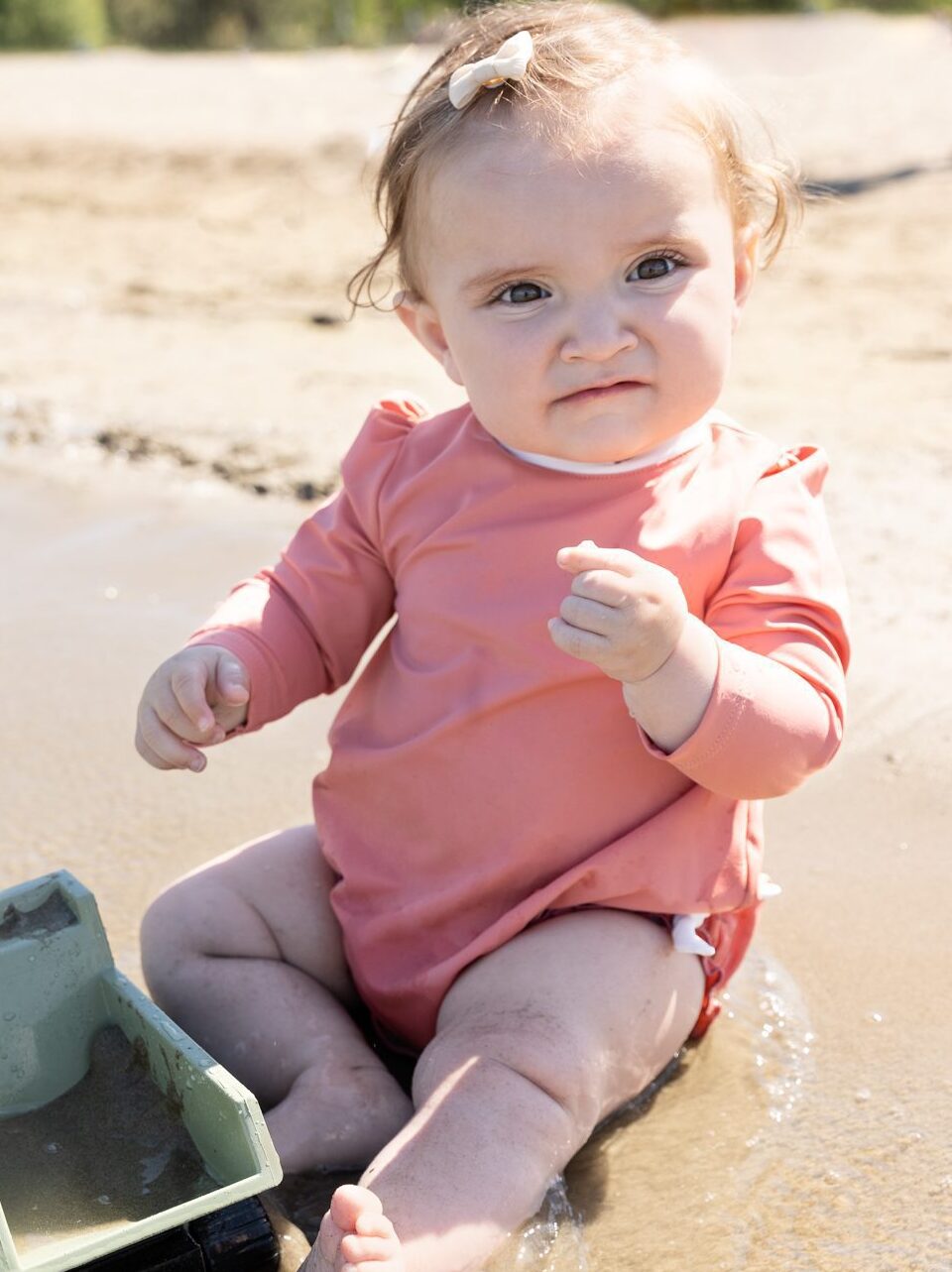 Baby girl's anti-UV swimsuit